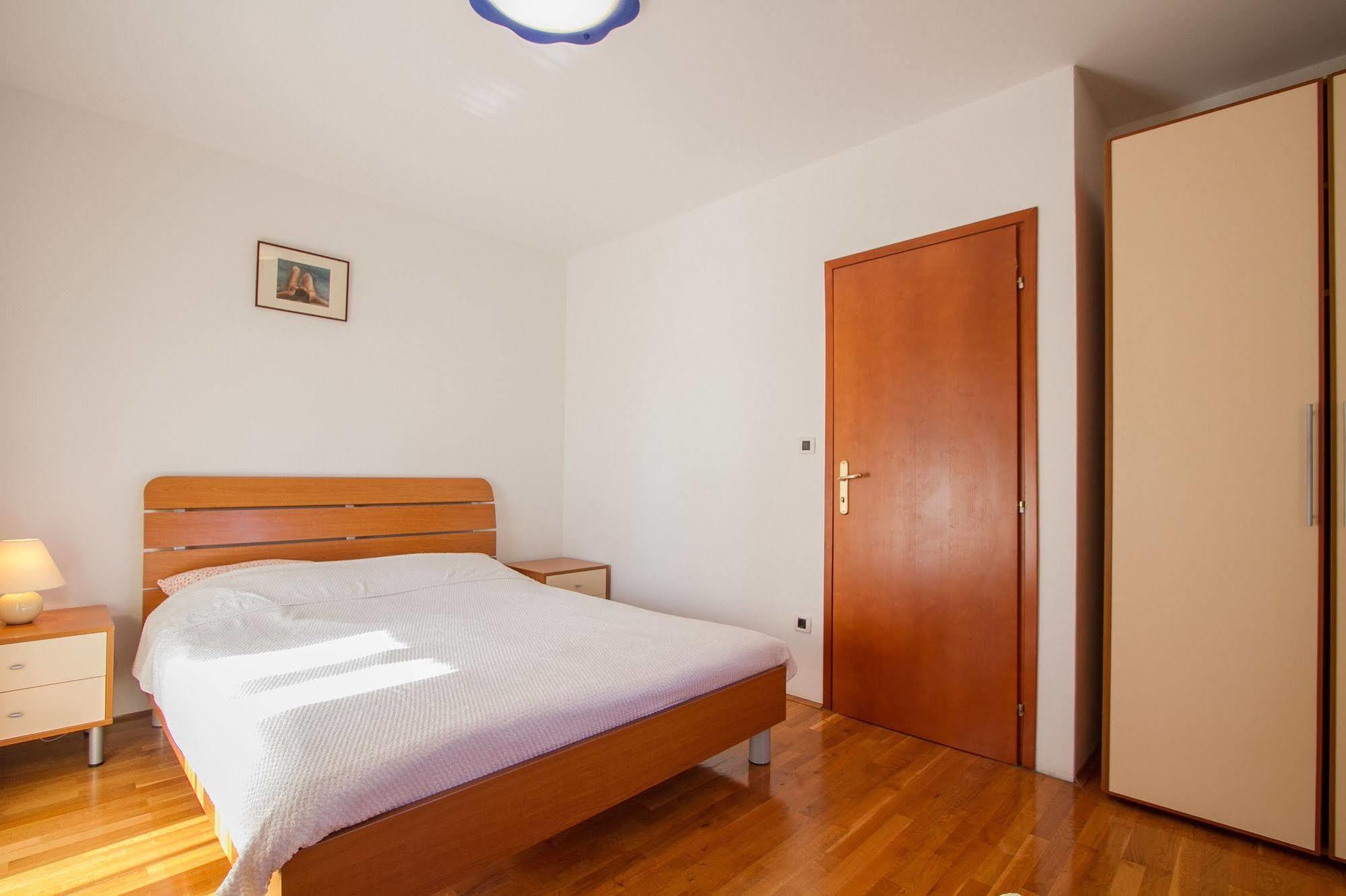 רוביני Apartments Villa Mara מראה חיצוני תמונה