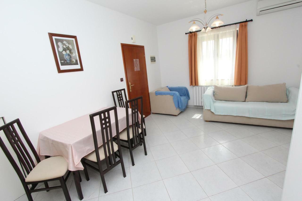רוביני Apartments Villa Mara מראה חיצוני תמונה