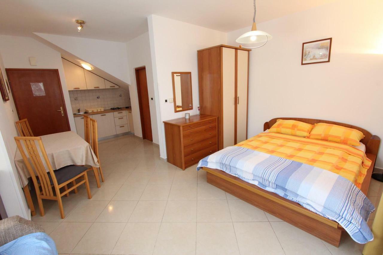רוביני Apartments Villa Mara מראה חיצוני תמונה