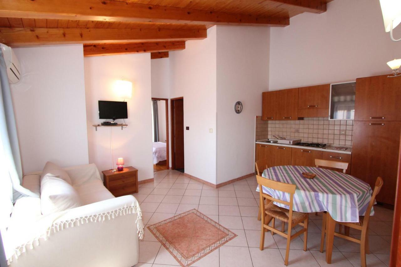 רוביני Apartments Villa Mara מראה חיצוני תמונה